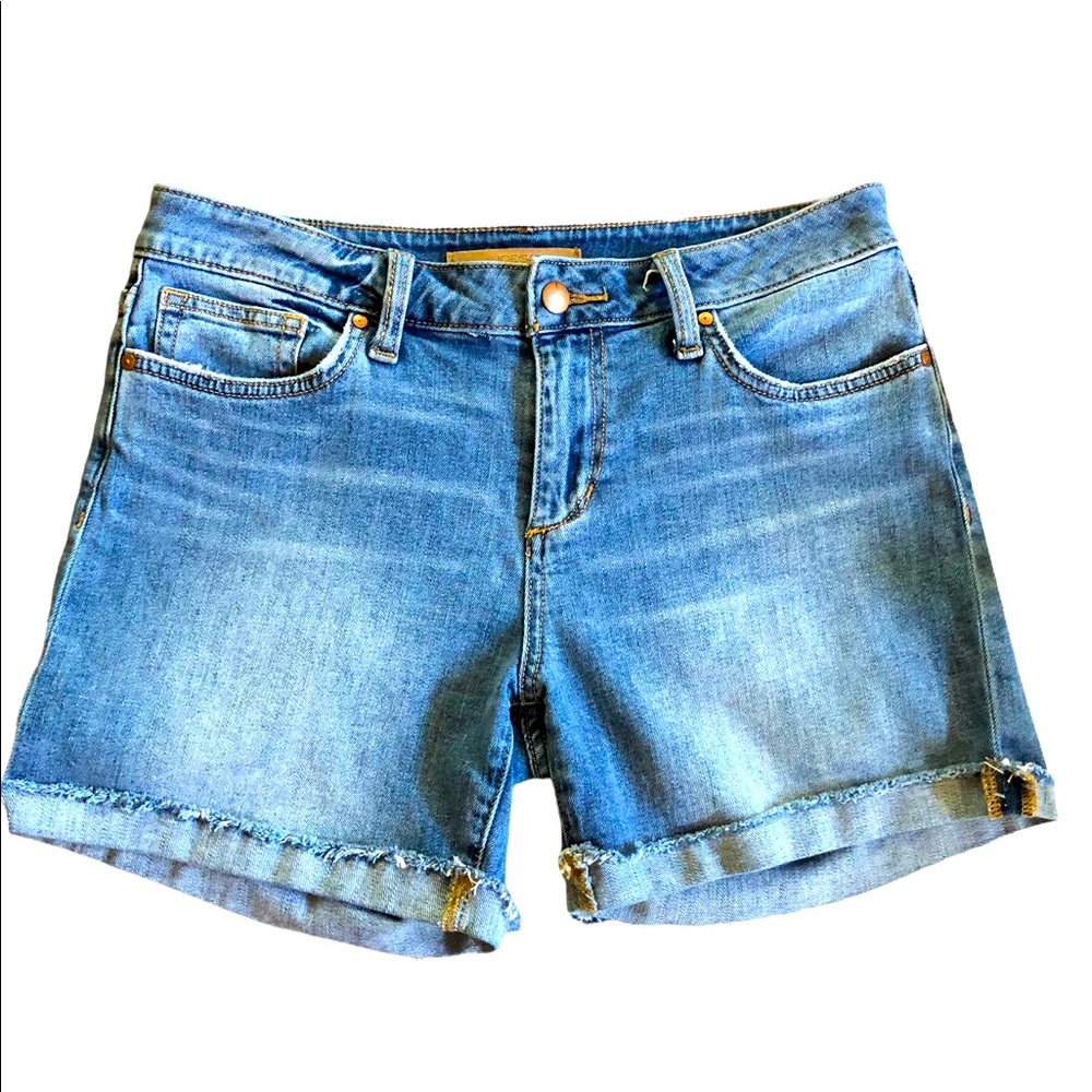 Joe's Jeans High-Rise Cut-Off Cuffed Jean Shorts. Medium Wash. Size 28